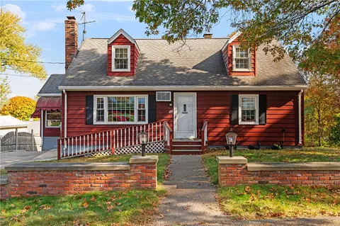 388 Thibeault Ave, Woonsocket, RI 02895 photo 2