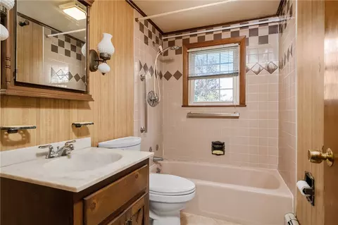 388 Thibeault Ave, Woonsocket, RI 02895 photo 18