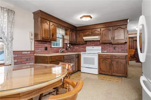 388 Thibeault Ave, Woonsocket, RI 02895 photo 11
