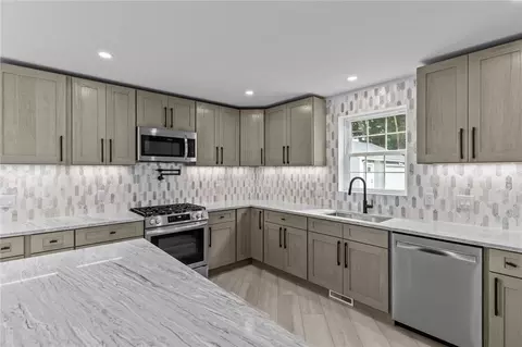 45 Bellevue Ave, Westerly, RI 02891 photo 8
