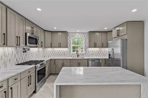 45 Bellevue Ave, Westerly, RI 02891 photo 4