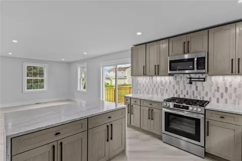 45 Bellevue Ave, Westerly, RI 02891 photo 9