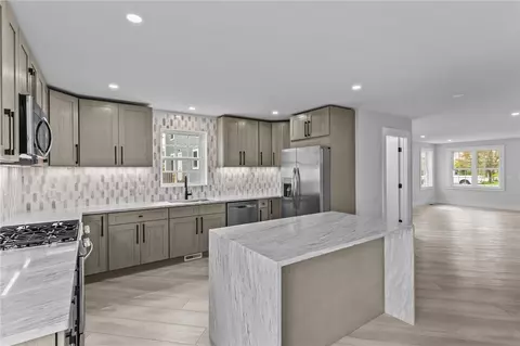 45 Bellevue Ave, Westerly, RI 02891 photo 6