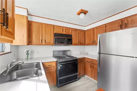 Kitchen - 19 Eagle Run #A, East Greenwich, RI 02818 photo 1 of 2