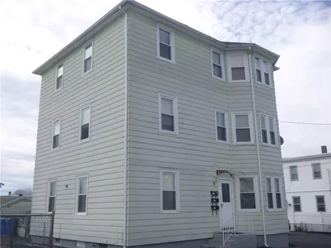 78 Old Oak Ave, Cranston, RI 02920