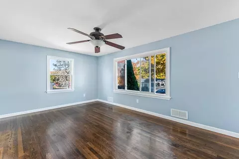 Living - 135 Marshall Rd, Woonsocket, RI 02895 photo 2 of 3