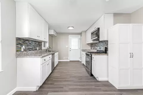 Entry Way - 135 Marshall Rd, Woonsocket, RI 02895 photo 1 of 2