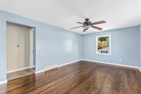 Living - 135 Marshall Rd, Woonsocket, RI 02895 photo 1 of 3
