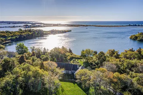 64 Segar Ct, South Kingstown, RI 02879