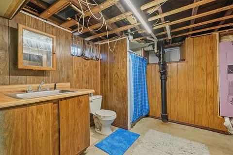 218 Joffre Ave, Woonsocket, RI 02895 photo 33