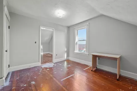 218 Joffre Ave, Woonsocket, RI 02895 photo 25
