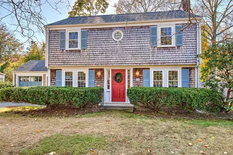 53 Brook St, Barrington, RI 02806