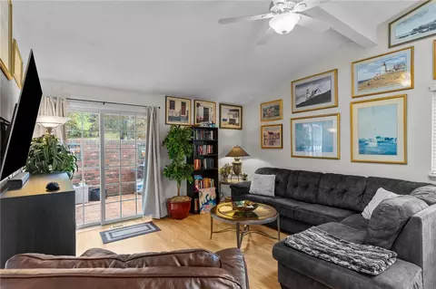 773 Williamsburg Cir, Warwick, RI 02886 photo 4