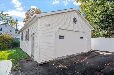 110 Winter St, Woonsocket, RI 02895 photo 31