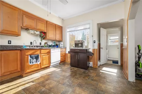110 Winter St, Woonsocket, RI 02895 photo 10