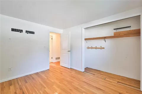 Bedroom - 33 Morse Ave, Warwick, RI 02886 photo 1 of 6