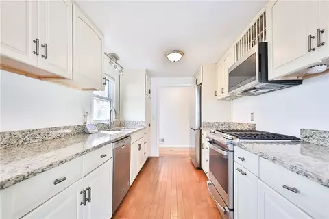 Kitchen - 33 Morse Ave, Warwick, RI 02886 photo 1 of 10