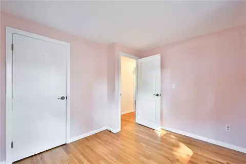 Bedroom - 33 Morse Ave, Warwick, RI 02886 photo 6 of 6