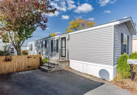 47 East Dr, East Providence, RI 02916
