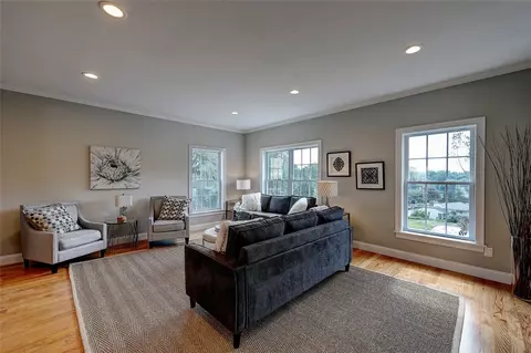 1303 Hunting Hll Dr, Cumberland, RI 02864