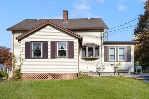 92 Hamilton St, West Warwick, RI 02893