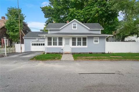 30 Centre St, West Warwick, RI 02893