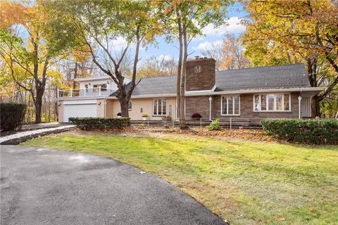682 Greenville Ave, Johnston, RI 02919