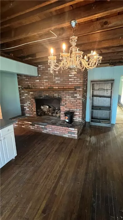 Living - 39 Louise St, Woonsocket, RI 02895 photo 1 of 4