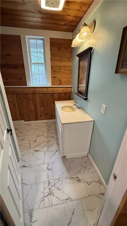 Bath - 39 Louise St, Woonsocket, RI 02895 photo 2 of 7