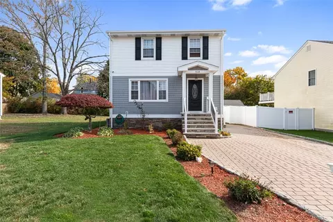 418 Dover Ave, East Providence, RI 02915