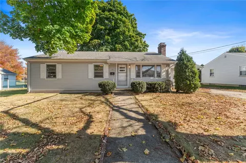 14 Newell Rd, Cranston, RI 02910