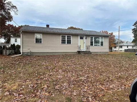 97 Wayne St, Warwick, RI 02889