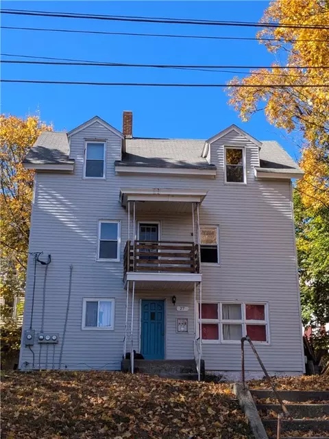 27 Montcalm St, Woonsocket, RI 02895