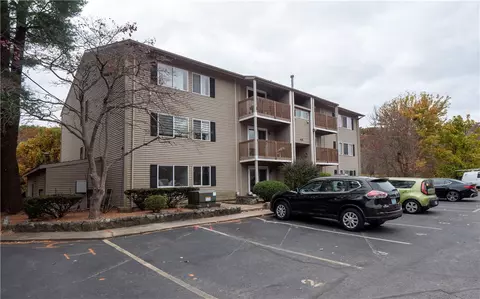 130 Fordson Ave #4, Cranston, RI 02910