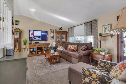 Living - 210 Pinegrove Ave, Warwick, RI 02889 photo 2 of 2