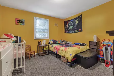 Bedroom - 210 Pinegrove Ave, Warwick, RI 02889 photo 7 of 9