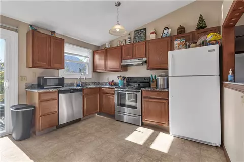 Kitchen - 210 Pinegrove Ave, Warwick, RI 02889 photo 3 of 6