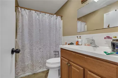 Bath - 210 Pinegrove Ave, Warwick, RI 02889 photo 2 of 4