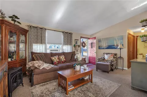 Entry Way - 210 Pinegrove Ave, Warwick, RI 02889 photo 1 of 2