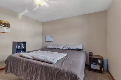 Bedroom - 210 Pinegrove Ave, Warwick, RI 02889 photo 2 of 9