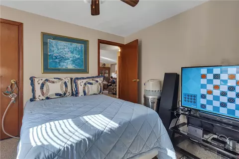 Bedroom - 210 Pinegrove Ave, Warwick, RI 02889 photo 8 of 9