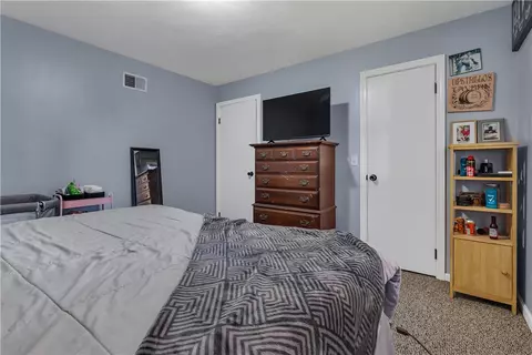 Bedroom - 210 Pinegrove Ave, Warwick, RI 02889 photo 6 of 9