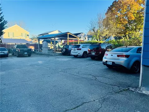 329 Killingly St, Providence, RI 02909 photo 5