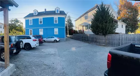 329 Killingly St, Providence, RI 02909 photo 6