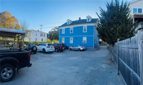 329 Killingly St, Providence, RI 02909 photo 4