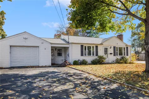 142 Missouri Dr, Warwick, RI 02886