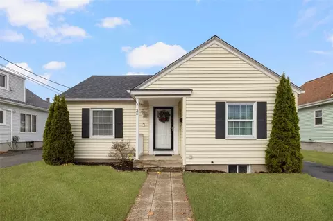 35 Oriole Ave, Pawtucket, RI 02860