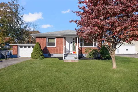 125 S Rose St, East Providence, RI 02914