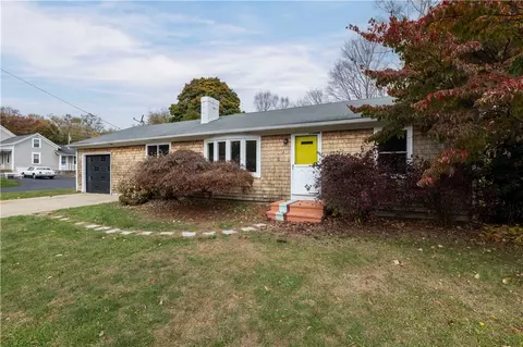 195 Glenwood Dr, North Kingstown, RI 02852