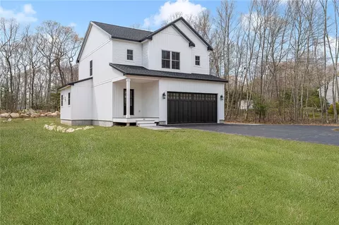 60 Forrest Ln, Charlestown, RI 02813